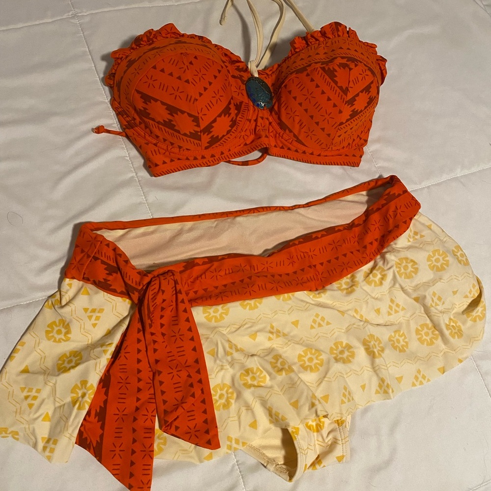 Moana swim suit. Adult Moana costume. Adult swim suit Disney hot topic. Bikini